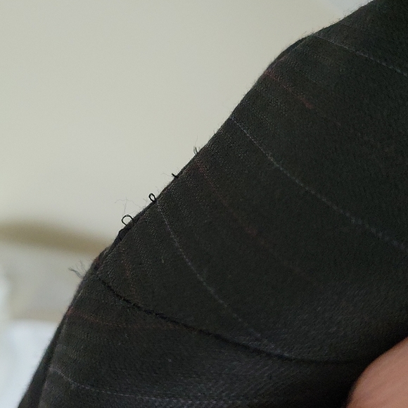 Distinction Men's Wool-blend Black Pinstripe Suit Set- Size 44R - Picture 15 of 16